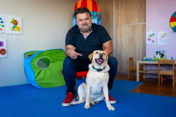 Andrija Jarak podržao projekt educiranja pasa vodiča za pomoć djeci s teškoćama u razvoju