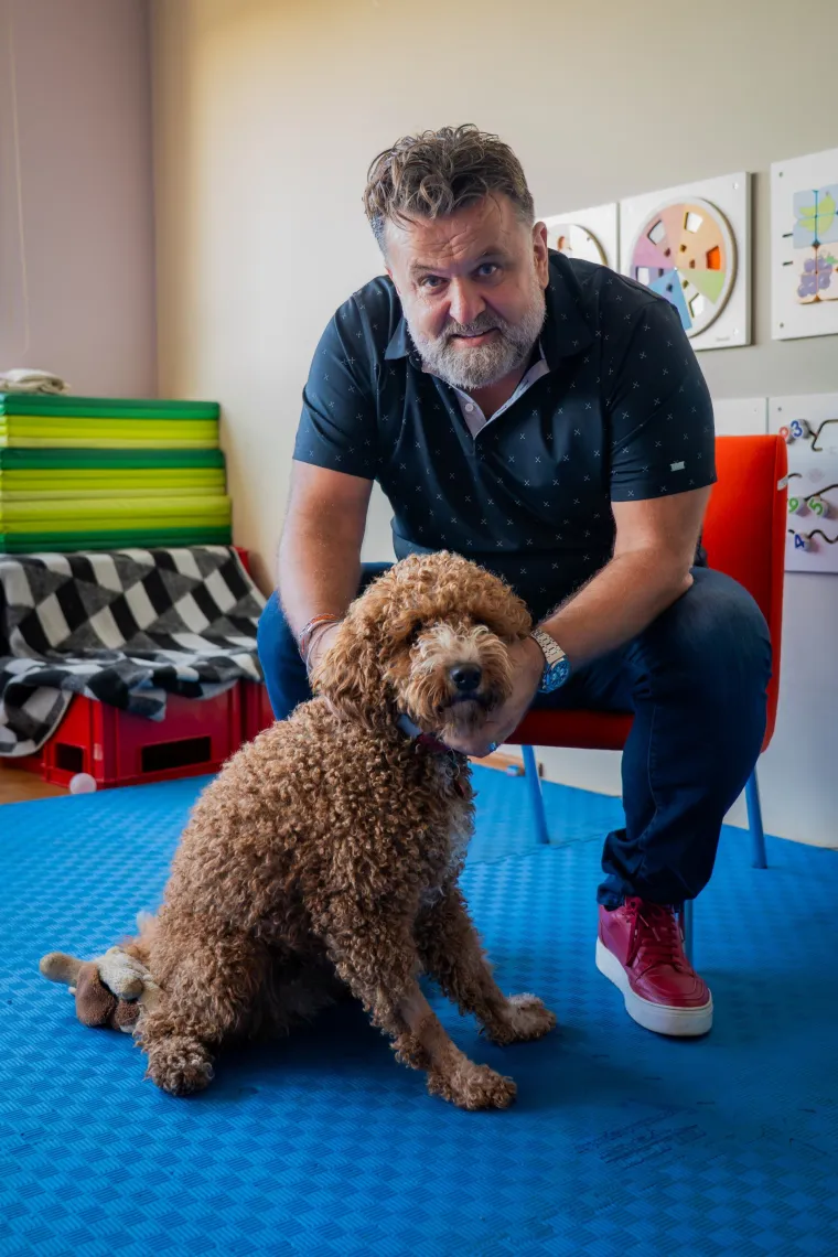 Andrija Jarak podržao projekt educiranja pasa vodiča za pomoć djeci s teškoćama u razvoju