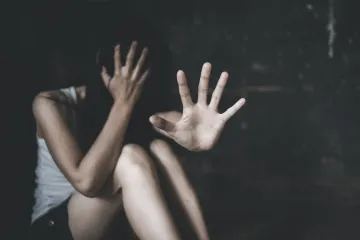 Tinejdžer silovao djevojčicu (12). Drugi je sve snimio, a treći ju ucjenjivao