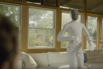 Slaže rublje, pere suđe, zalijeva cvijeće: Je li se pojavio prvi robot kućna pomoćnica ili je sve obična prevara?