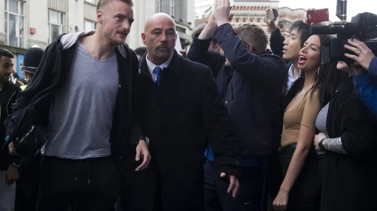 Neočekivan prizor dočekao nogometnu ikonu nakon utakmice: Otvorena službena istraga