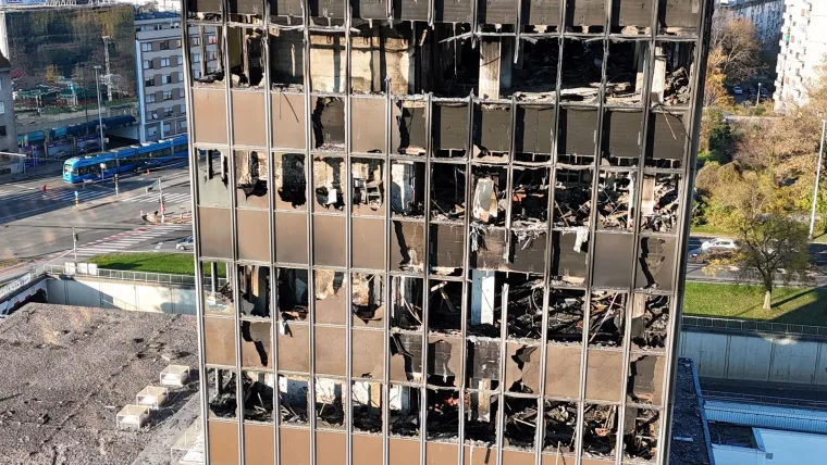 Tjedan dana nakon velikog požara, dronovima ušli u zgradu Vjesnika: Ovo su ključne snimke