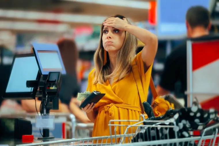 Najnaivniji znakovi tijekom Crnog petka: Na marketinške trikove past će kao kruške