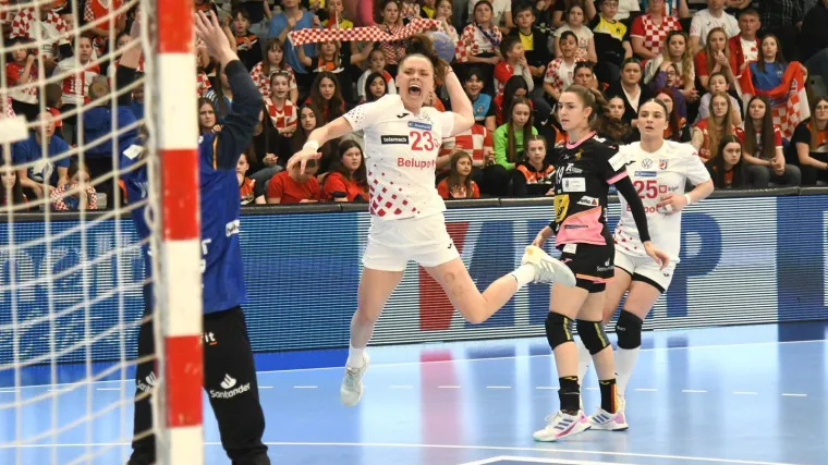 Pomlađena hrvatska reprezentacija doputovala u Rotterdam: Rukometašice pred velikim izazovom