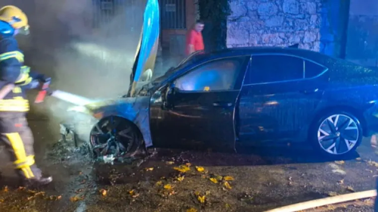 Zapaljen službeni auto gradonačelnika Mostara: 'Svjedočimo organiziranom stvaranju mržnje'