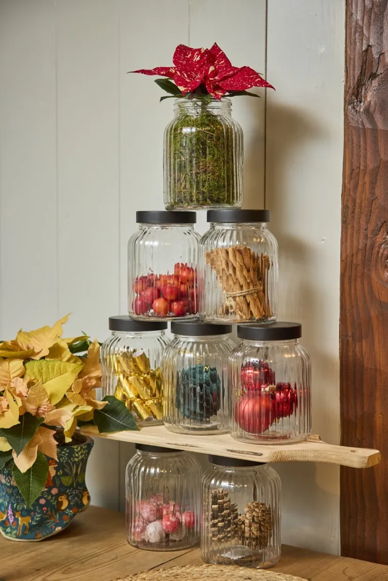 Adventski ukrasi s božićnim zvijezdama