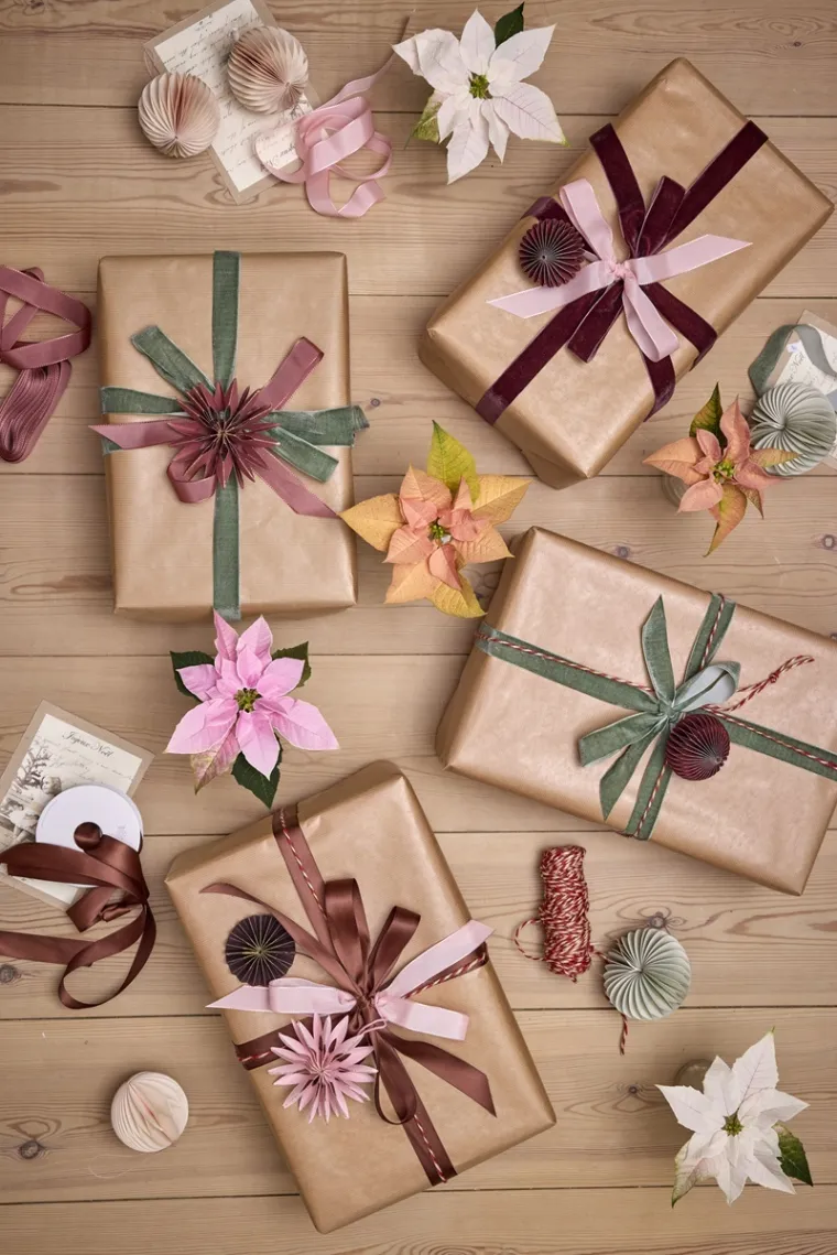 Adventski ukrasi s božićnim zvijezdama