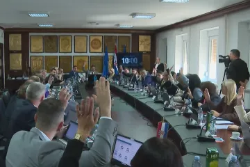 Počinje 'politički rat' u Splitu: Rebalans proračuna pao, upitne plaće i božićnica