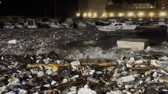 Dubrovnik zatrpan smećem! Plaže i luka nestale pod gomilama otpada!