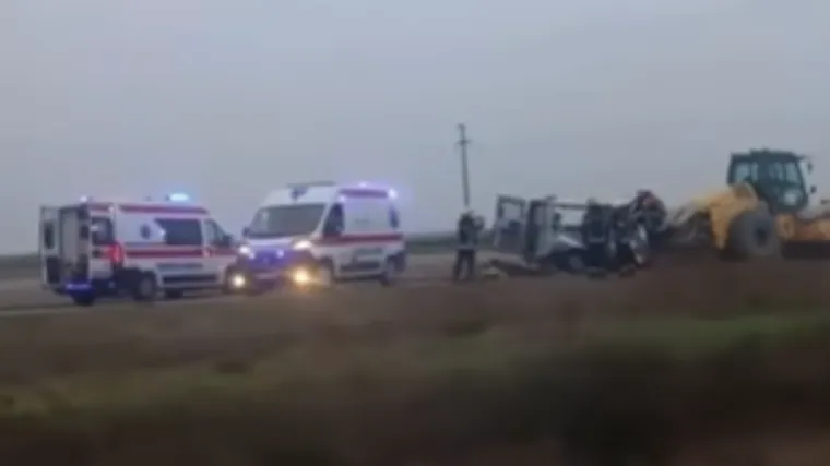 Četvero mrtvih u teškoj nesreći! Prizori su strašni, vatrogasci izvlače ozlijeđene