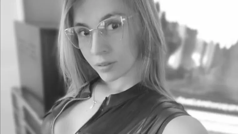 Mlada pjevačica preminula od srčanog udara: Sve se dogodilo nakon kozmetičkog zahvata