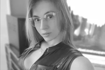 Mlada pjevačica preminula od srčanog udara: Sve se dogodilo nakon kozmetičkog zahvata