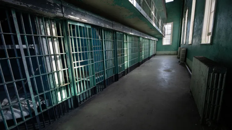 Velika potraga za dvojicom opasnih zatvorenika: Pobjegli iz zatvora uz pomoć 'pomagača' iz zraka