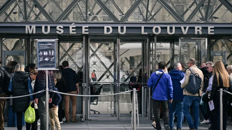 Nakon spektakularne pljačke Louvre povukao drastičan potez prema posjetiteljima koji dolaze izvan EU