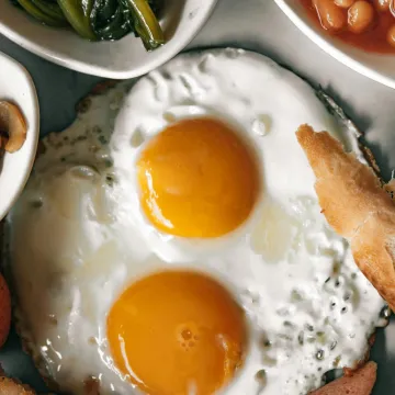 Trik za savršena jaja na oko: Dodajte ovaj neočekivani sastojak i oduševit će vas