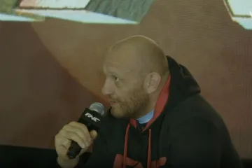 Kita detaljno poručio kako će završiti glavna borba protiv Batura na spektakularnom FNC-u 25