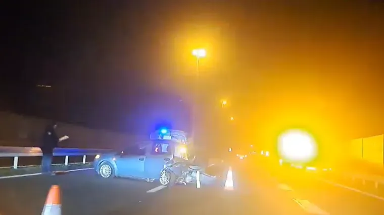 Kaos na A4! U nesreći stradala osoba, automobil smrskan: Imamo prve snimke!