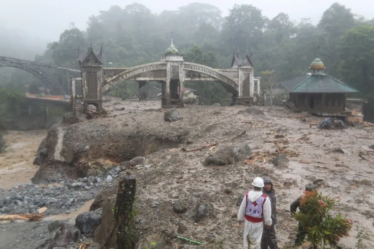 Monsunski pakao! Rijeke se izlile, sela nestala: Broj mrtvih narastao na 248