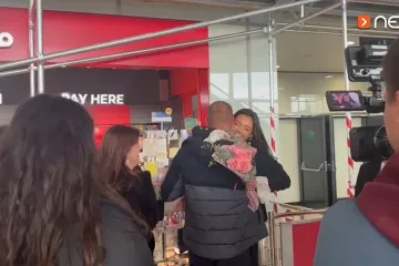 Laura Gnjatović sletjela u Zagreb, majka nije skrivala sreću: Pogledajte atmosferu s aerodroma