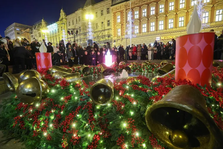 Otvoren zagrebački Advent, Toma&scaron;ević poručio: 'Često zaboravljamo ono najvažnije'