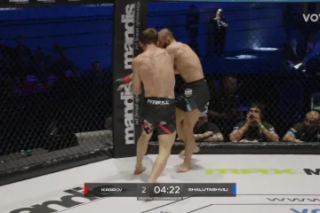 Andrija jedva ostao na nogama. Ajme, kakav je ovo udarac bio