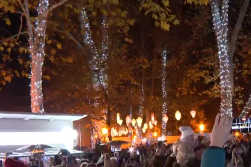 Spektakularan trenutak kada je upaljeno 40.000 adventskih lampica u centru Zagreba