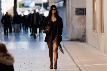 Svi su gledali samo u nju! Nitko nije skidao pogled s dame u crnom čipkastom minjaku i štiklama