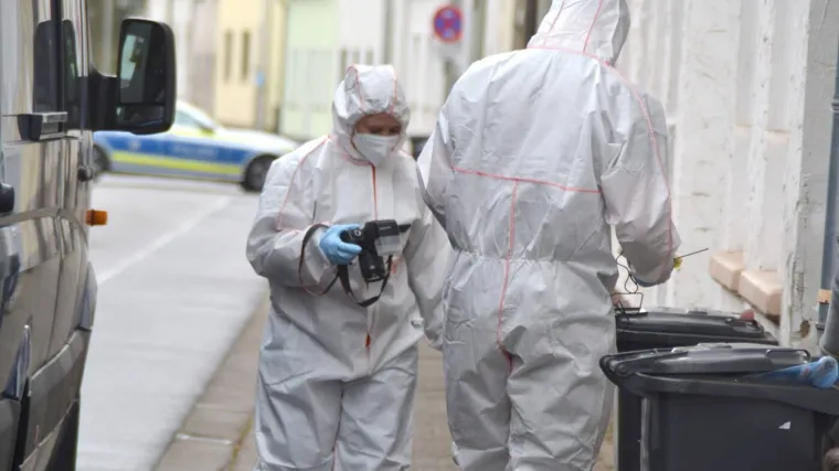 Mu&scaron;karac nožem izboden do smrti u stanu: Policija uhitila Hrvata i Srpkinju