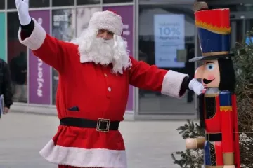 Veseli Djed Božićnjak postao zvijezda subotnje špice u Čakovcu