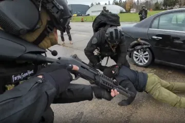 Ovako izgleda osiguranje štićene osobe kada stvari krenu po zlu: 'Baci oružje! Baci oružje!'