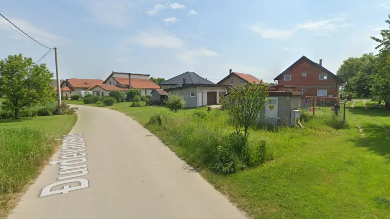 Policajci htjeli uhititi vozača nakon potjere: Mještani nasrnuli na njih i ozlijedili ih