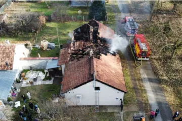 Požar progutao dvije kuće, gasili ga šest sati bez prestanka: 'Krov mi je uništen, strop propao'