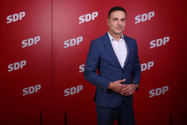 Adrian De Vrgna novi je glasnogovornik i direktor komunikacija SDP-a