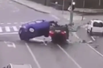 'Popeo' se drugom vozaču na krov i izazvao totalni kaos: Kruži nevjerojatna snimka!