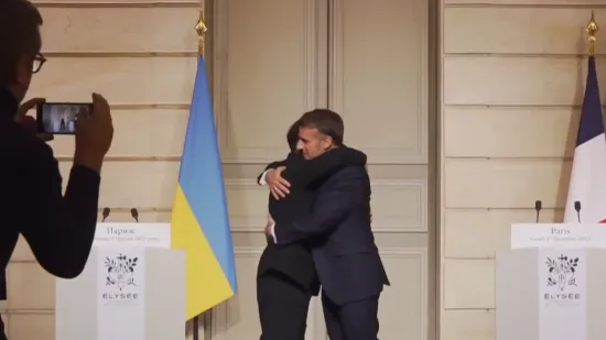 Rusi mu kidaju teritorij, stišću ga i koruptivne afere: Zelenskom ostala samo 'francuska utjeha'