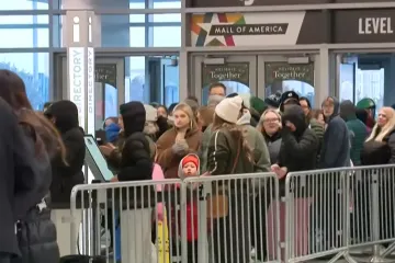 Popusti se sele na internet: Diljem svijeta krenuo je digitalni šoping val, pune se košarice