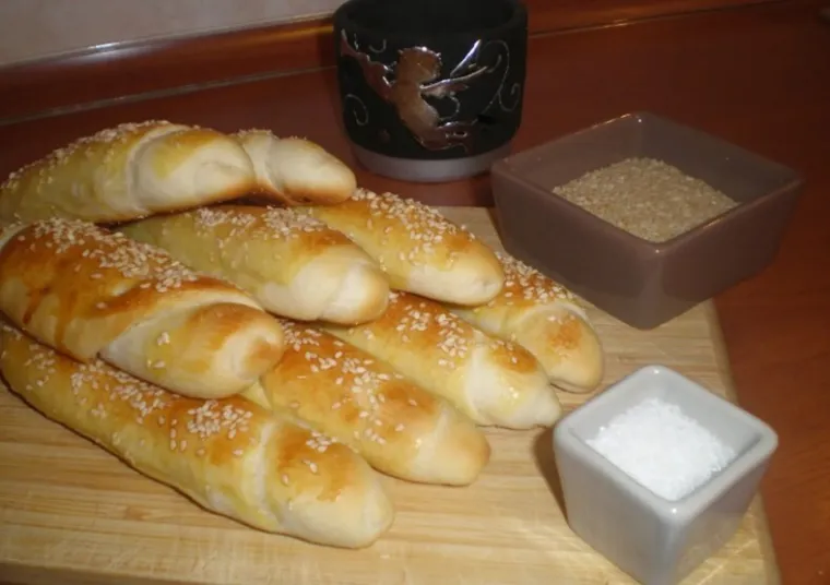 Šape, baklava, salenjaci, kiflice sa sirom... Donosimo recepte koji mirišu na djetinjstvo i blagdane