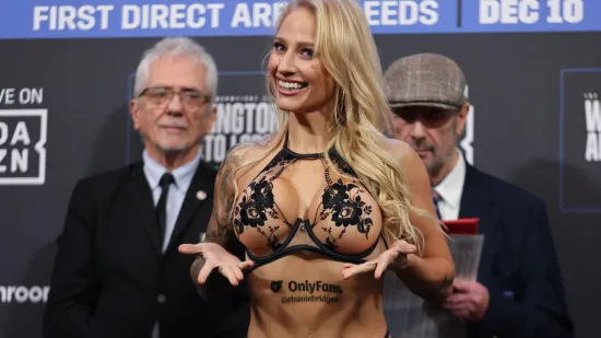 'Nosim donje rublje, imam ogromne grudi i naravno da ću ih pokazati. Radit ću što želim'