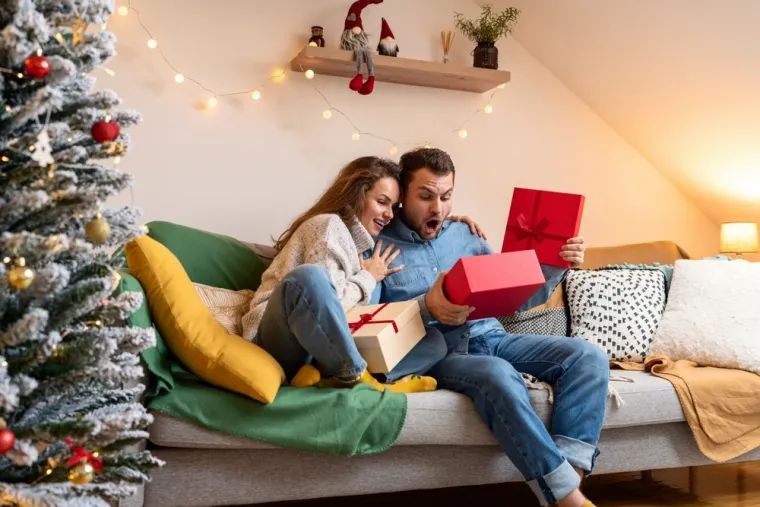 Ne znate &scaron;to kupiti nekome za Božić? Zvijezde otkrivaju koje poklone svaki znak potajno želi