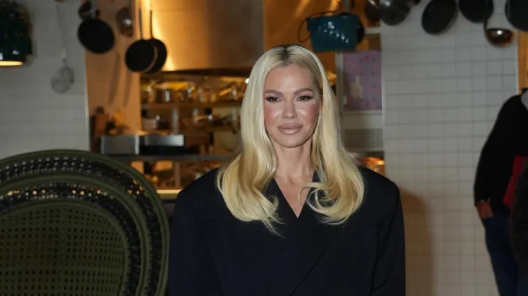 Tko je starija sestra Nataše Bekvalac: Plijeni pažnju u šestom desetljeću, a evo čime se bavi