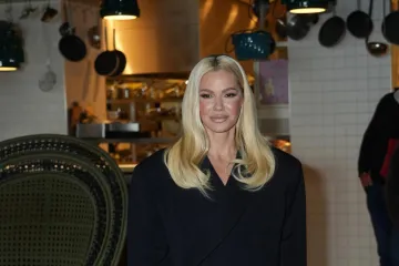 Tko je starija sestra Nataše Bekvalac: Plijeni pažnju u šestom desetljeću, a evo čime se bavi