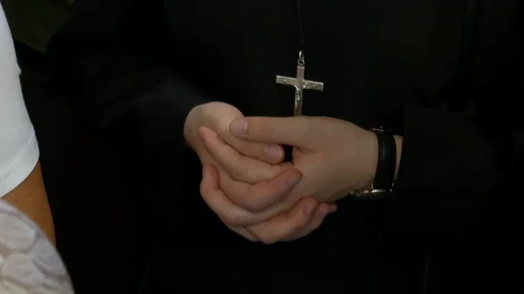 Policija: 'Časna je lažno prijavila da je napadnuta. Sama je kupila nož'