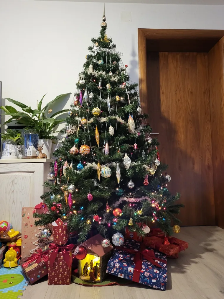 Advent se zahuktava, a Božićni žiri Net.hr-a radi punom parom. Imamo prve ocjene