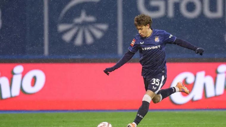 Noa Mikić odigrao tri utakmice pa ga Dinamo nagradio