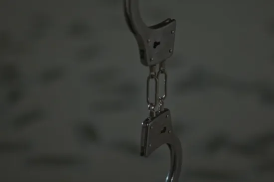 Zatvorski bingo u Britaniji: Puštaju zatvorenike kao na traci, dva su još u bijegu