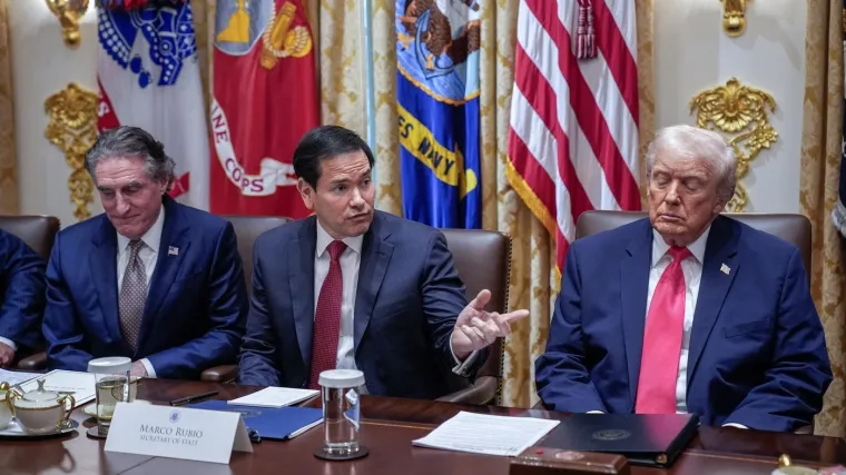 Sastanak s ministrima: Trump se hvali bistrinom, a pogledajte kakve snimke se šire