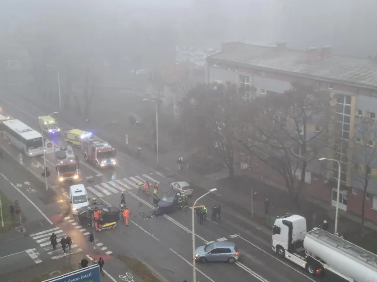 Stravičan sudar u Osijeku, dijelovi vozila razbacani po cesti! 'Žena je bila u teškom šoku...'