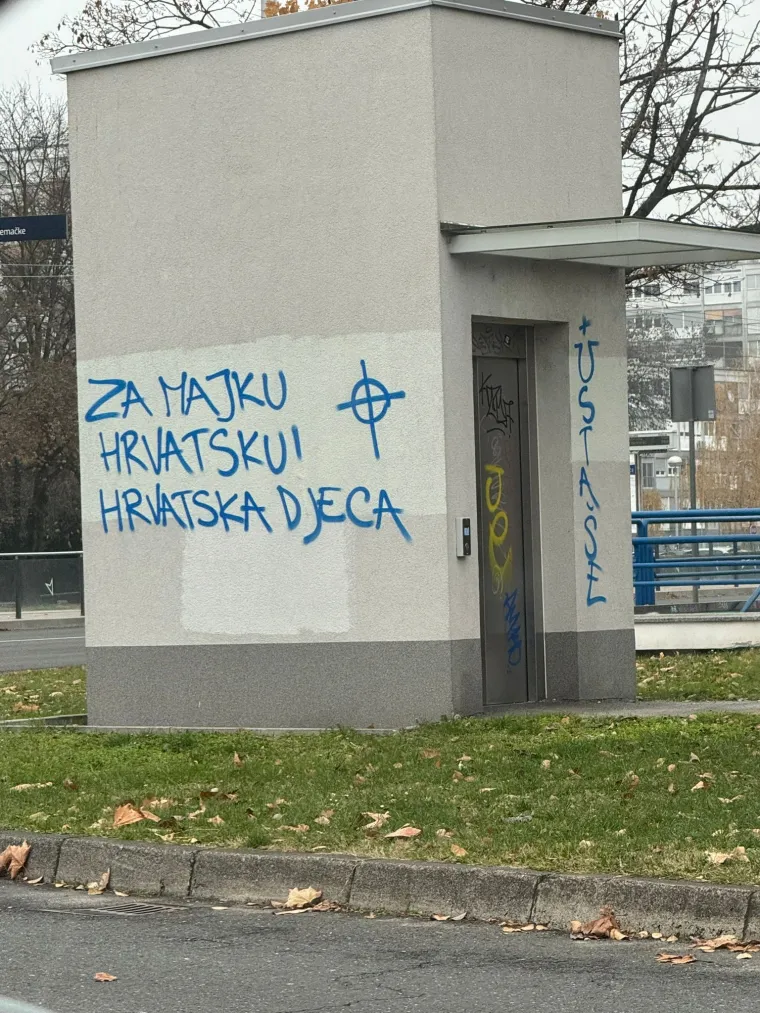 'Ustaše' osvanule na liftovima za osobe s invaliditetom: Netko je opet devastirao tramvajsku stanicu