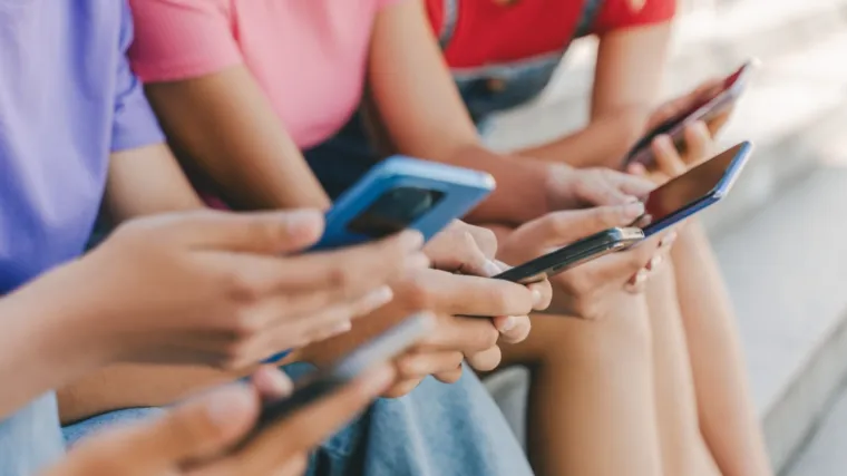 Australija uvodi zabranu društvenih mreža maloljetnicima. Evo što Hrvati kažu