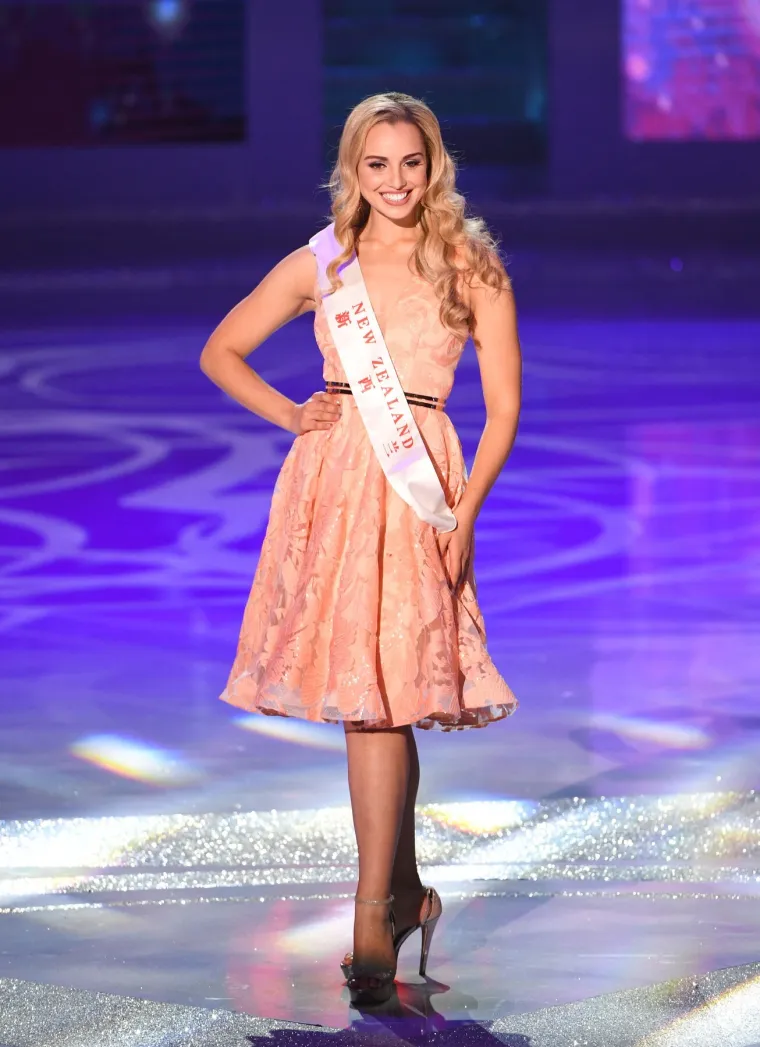 Galeb se zabio u novinarku tijekom javljanja uživo: Pogledajte kakav joj je trag ostavio